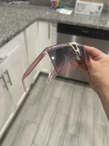 Женские солнцезащитные очки (2)