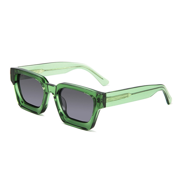 Vibrant candy-color TAC lenses of the oversized sunglasses