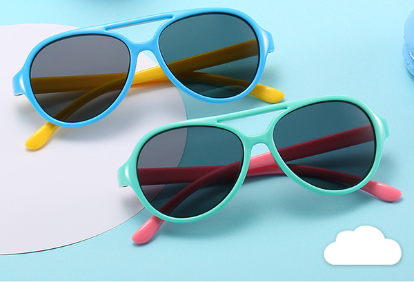 How Can Custom Kids’ Sunglasses from China Protect Young Eyes with Tailored UV Protection & Playful Designs?