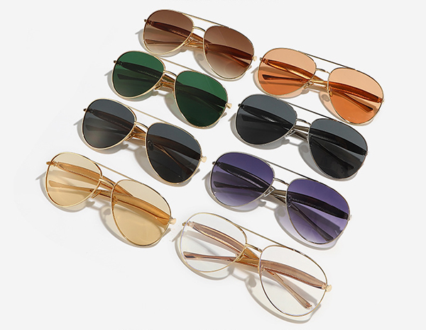 What’s The Better Choice In The Eyeglass Frame Market, Plastic Or Metal?