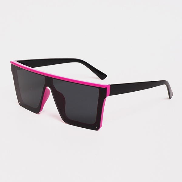 Polarized TAC Lenses Reducing Glare on the Road