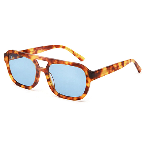 Elegant detailing on acetate sunglasses