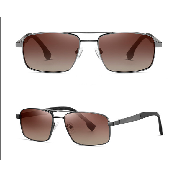 Close-up of the double bridge on the square metal sunglasses