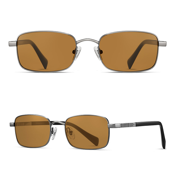 Comparison of driving view with and without polarized sunglasses