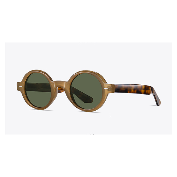 TAC Polarized Lenses Reducing Glare for Driving