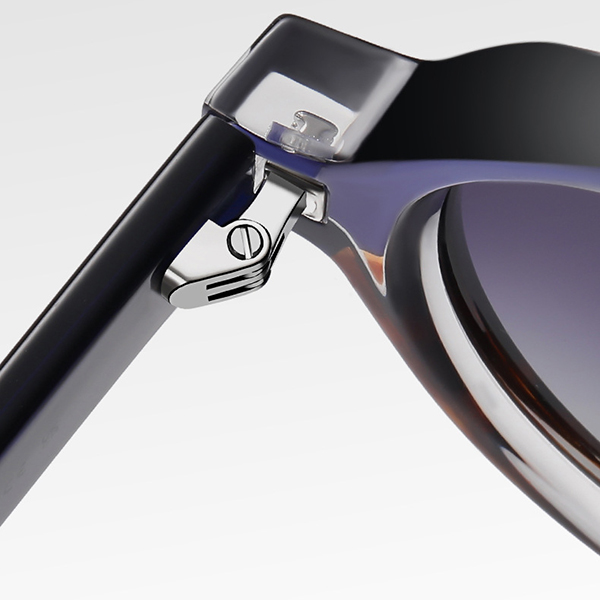 Lightweight Classic Design for Daily Wear and Travel