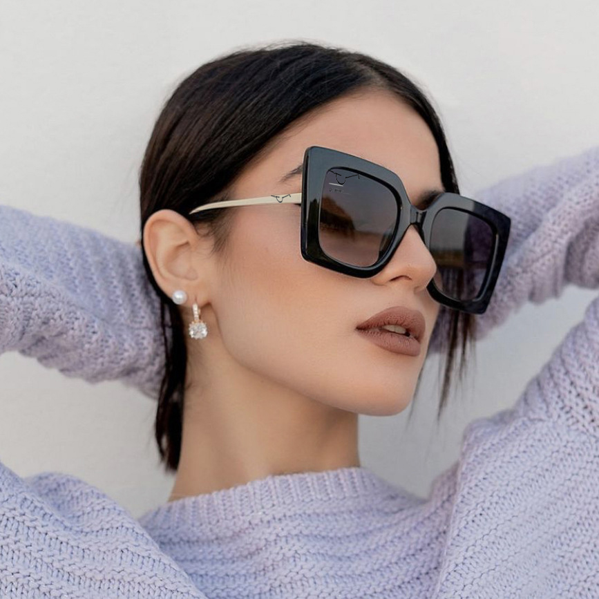 https://www.dlsunglasses.com/oversize-square-anti-blue-light-glasses-frame-for-women-product/