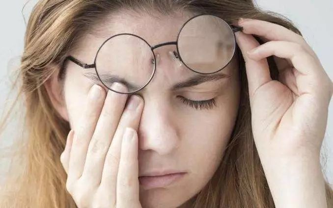 Why Women Have a Greater Risk of Vision Loss Than Men