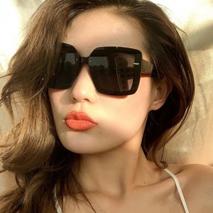 China Unisex Fashion Large Square Sunglasses factory and manufacturers | D&L