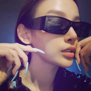 China China Manufacturer Wholesale Small Square Punk Unisex Sunglasses factory and manufacturers | D&L